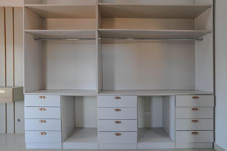 Casa para alugar com 100m², 2 quartos e 2 vagas Casa para alugar com 100m², 2 quartos e 2 vagasSuíte