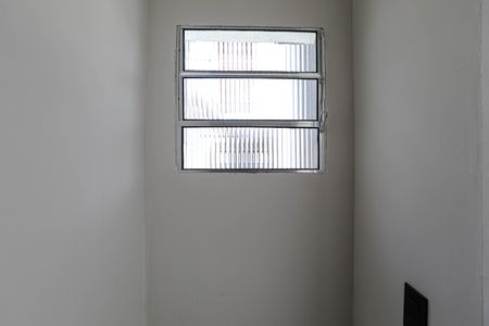 Casa para alugar com 100m², 2 quartos e 2 vagas Casa para alugar com 100m², 2 quartos e 2 vagasBanheiro de Serviço