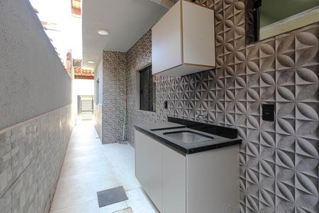 Casa para alugar com 100m², 2 quartos e 2 vagas Casa para alugar com 100m², 2 quartos e 2 vagasCorredor