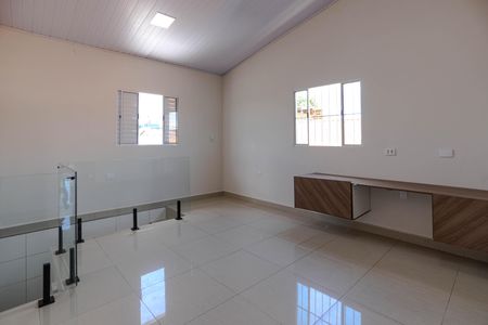 Casa para alugar com 100m², 2 quartos e 2 vagas Casa para alugar com 100m², 2 quartos e 2 vagasLiving