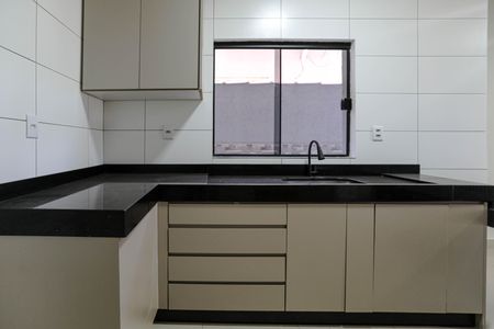 Casa para alugar com 100m², 2 quartos e 2 vagas Casa para alugar com 100m², 2 quartos e 2 vagasCozinha