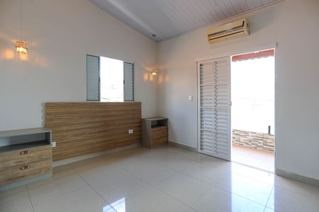 Casa para alugar com 100m², 2 quartos e 2 vagas Casa para alugar com 100m², 2 quartos e 2 vagasSuíte