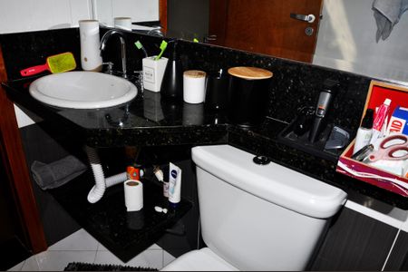 Casa para alugar com 230m², 3 quartos e 5 vagasDetalhe - Banheiro Social