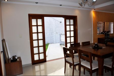 Casa para alugar com 230m², 3 quartos e 5 vagasDetalhe - Sala de Jantar