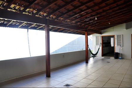 Casa para alugar com 230m², 3 quartos e 5 vagasDetalhe - Quintal