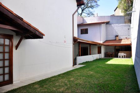 Casa para alugar com 230m², 3 quartos e 5 vagasDetalhe - Área Verde