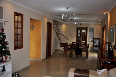 Casa para alugar com 230m², 3 quartos e 5 vagasDetalhe - Sala de Jantar