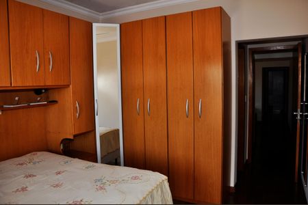 Casa para alugar com 230m², 3 quartos e 5 vagasDetalhe - Quarto 01 com Suíte e Varanda