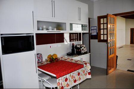 Casa para alugar com 230m², 3 quartos e 5 vagasDetalhe - Cozinha