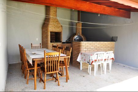 Casa para alugar com 230m², 3 quartos e 5 vagasDetalhe - Churrasqueira