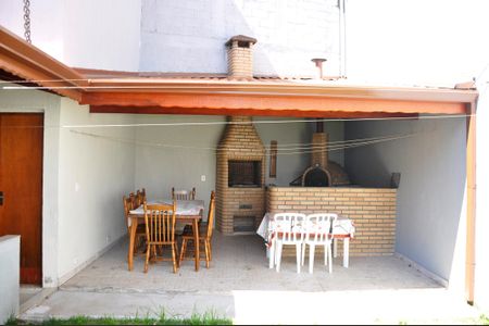 Casa para alugar com 230m², 3 quartos e 5 vagasDetalhe - Churrasqueira