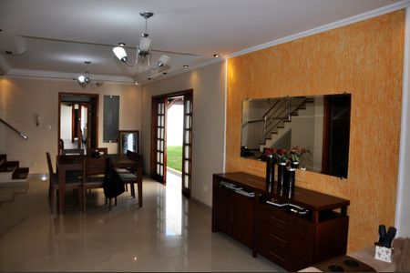 Casa para alugar com 230m², 3 quartos e 5 vagasDetalhe - Sala de Jantar