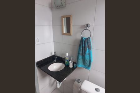Banheiro de apartamento para alugar com 2 quartos, 45m² em Jardim Fatima, Guarulhos