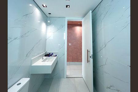 Casa à venda com 290m², 3 quartos e 4 vagasBanheiro Social