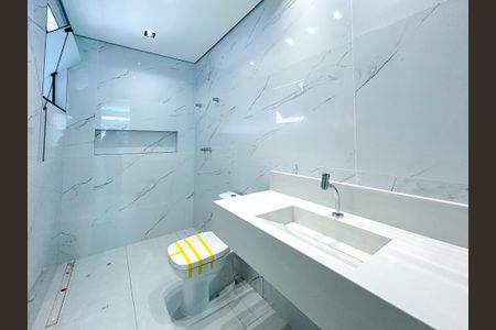 Casa à venda com 290m², 3 quartos e 4 vagasBanheiro da Suíte