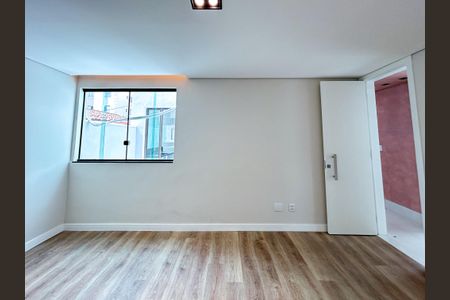 Casa à venda com 290m², 3 quartos e 4 vagasSuíte