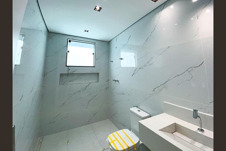 Casa à venda com 290m², 3 quartos e 4 vagasBanheiro da Suíte 2