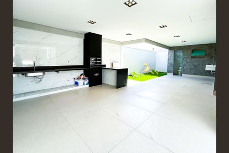 Casa à venda com 290m², 3 quartos e 4 vagasÁrea comum