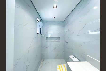 Casa à venda com 290m², 3 quartos e 4 vagasBanheiro da Suíte