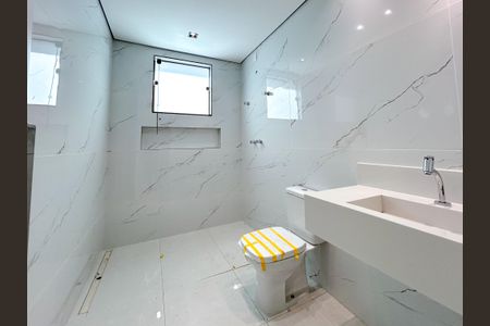 Casa à venda com 290m², 3 quartos e 4 vagasBanheiro Social