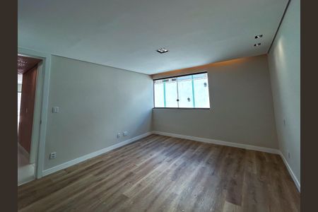 Casa à venda com 290m², 3 quartos e 4 vagasSuíte 2