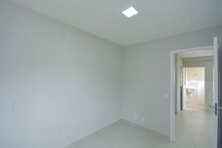 Quarto de kitnet/studio para alugar com 1 quarto, 30m² em Jardim Anhanguera, São Paulo