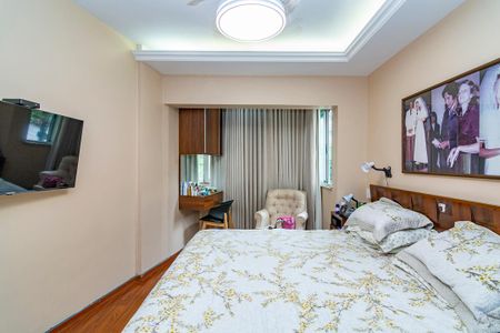 Apartamento à venda com 130m², 3 quartos e 1 vaga Apartamento à venda com 130m², 3 quartos e 1 vagaSuíte