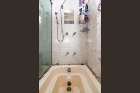 Apartamento à venda com 130m², 3 quartos e 1 vaga Apartamento à venda com 130m², 3 quartos e 1 vagaBanheiro da Suíte