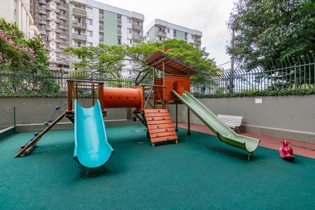 Apartamento à venda com 130m², 3 quartos e 1 vaga Apartamento à venda com 130m², 3 quartos e 1 vagaÁrea comum