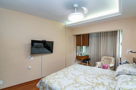Apartamento à venda com 130m², 3 quartos e 1 vaga Apartamento à venda com 130m², 3 quartos e 1 vagaSuíte