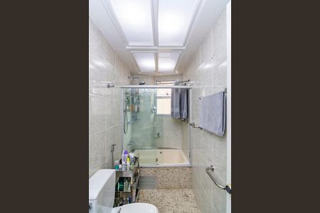 Apartamento à venda com 130m², 3 quartos e 1 vaga Apartamento à venda com 130m², 3 quartos e 1 vagaBanheiro da Suíte