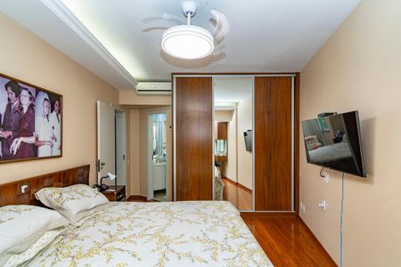 Apartamento à venda com 130m², 3 quartos e 1 vaga Apartamento à venda com 130m², 3 quartos e 1 vagaSuíte