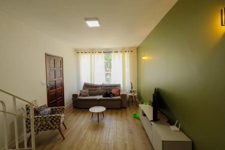 Sala de estar de casa à venda com 3 quartos, 161m² em Jardim Consorcio, São Paulo