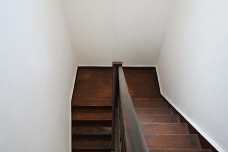 Casa à venda com 93m², 2 quartos e sem vagaEscada