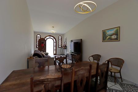 Casa à venda com 310m², 5 quartos e 7 vagasSala