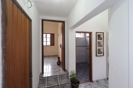 Casa à venda com 310m², 5 quartos e 7 vagasCorredor piso superior