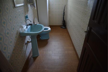 Casa à venda com 350m², 2 quartos e 5 vagasBanheiro Social