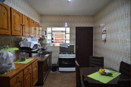 Casa à venda com 350m², 2 quartos e 5 vagasCozinha