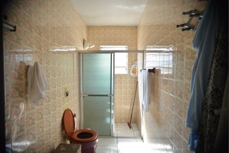 Casa à venda com 350m², 2 quartos e 5 vagasBanheiro Social