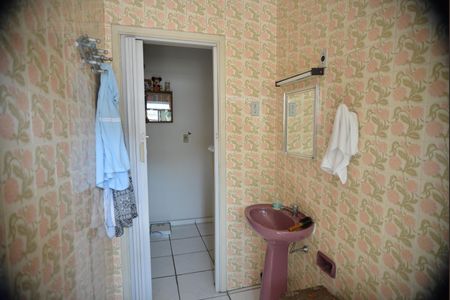 Casa à venda com 350m², 2 quartos e 5 vagasBanheiro Social