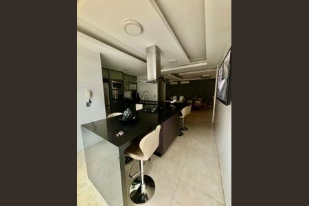 Casa para alugar com 420m², 3 quartos e 2 vagas Casa para alugar com 420m², 3 quartos e 2 vagasCozinha