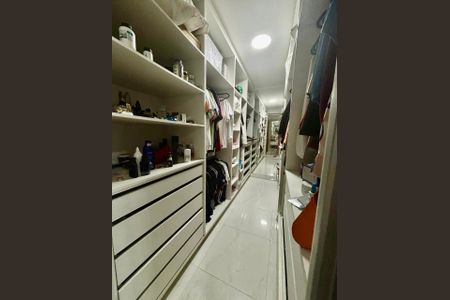 Casa para alugar com 420m², 3 quartos e 2 vagas Casa para alugar com 420m², 3 quartos e 2 vagasCloset