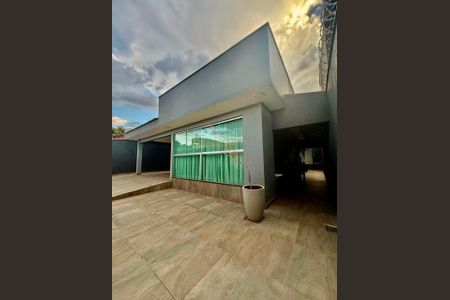 Casa para alugar com 420m², 3 quartos e 2 vagas Casa para alugar com 420m², 3 quartos e 2 vagasÁrea externa