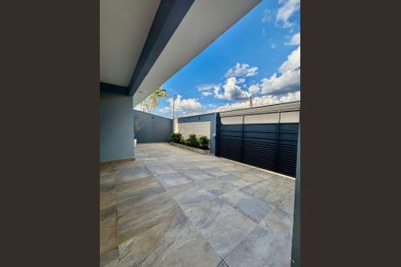 Casa para alugar com 420m², 3 quartos e 2 vagas Casa para alugar com 420m², 3 quartos e 2 vagasÁrea externa
