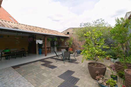 Casa para alugar com 360m², 3 quartos e 2 vagas