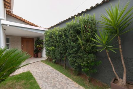 Casa para alugar com 360m², 3 quartos e 2 vagas