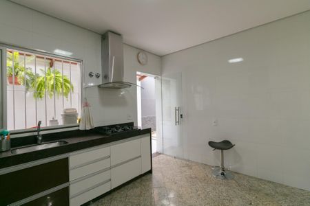 Casa para alugar com 360m², 3 quartos e 2 vagas