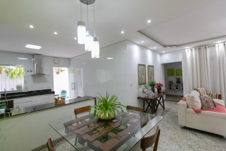 Casa para alugar com 360m², 3 quartos e 2 vagas