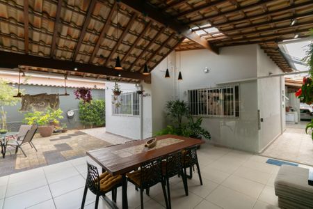 Casa para alugar com 360m², 3 quartos e 2 vagas