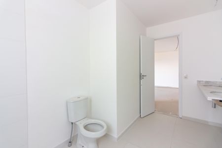 Apartamento à venda com 312m², 4 quartos e 5 vagasBanheiro da Suíte 2